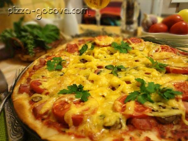 вкусная итальянская пицца
